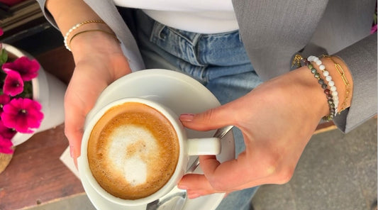 Pulseras con Intención: Joyas Waterproof para Regalar con Significado