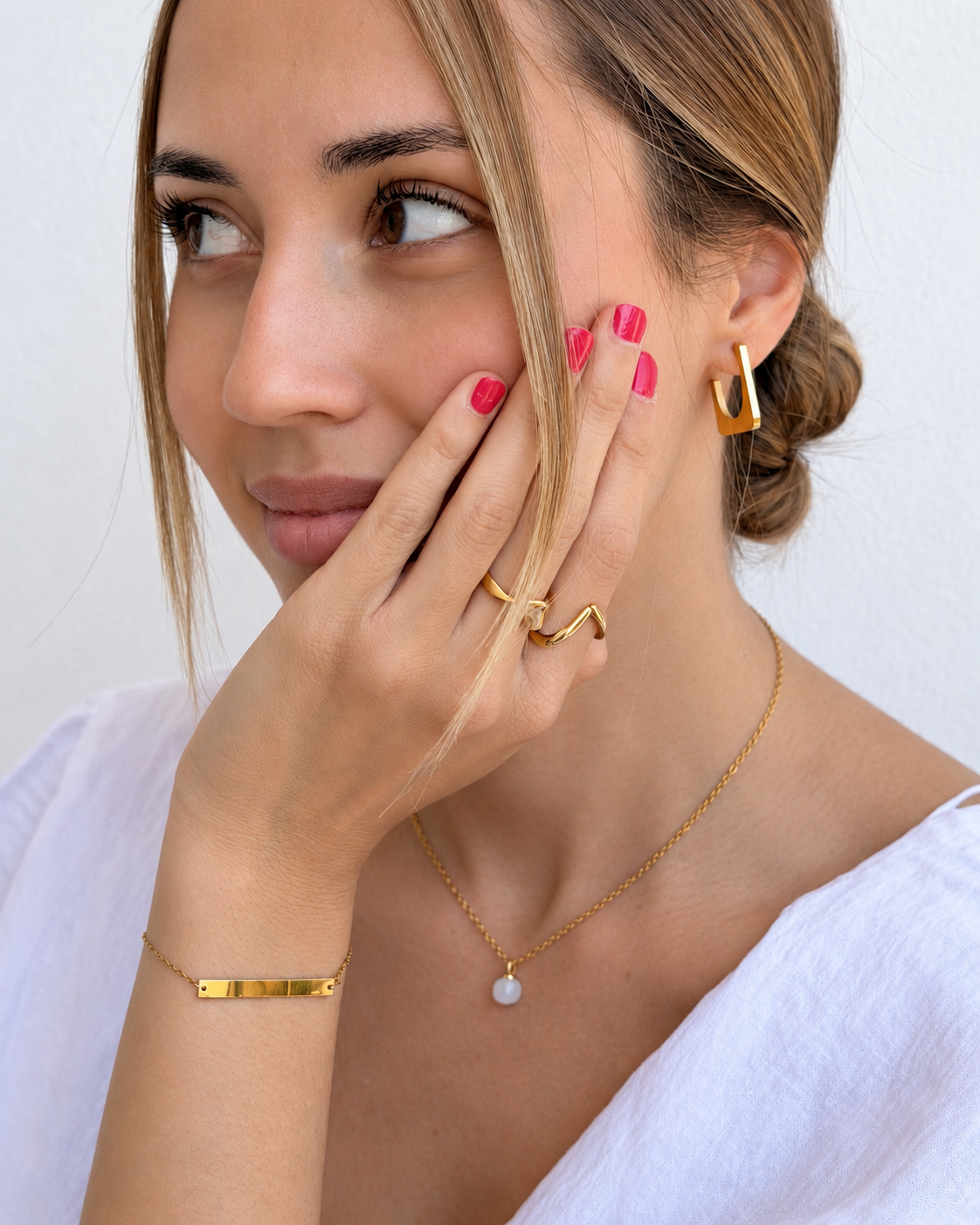 Customizable bar bracelet