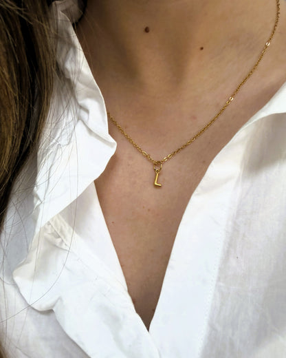 Cadena con charm LETRA INICIAL
