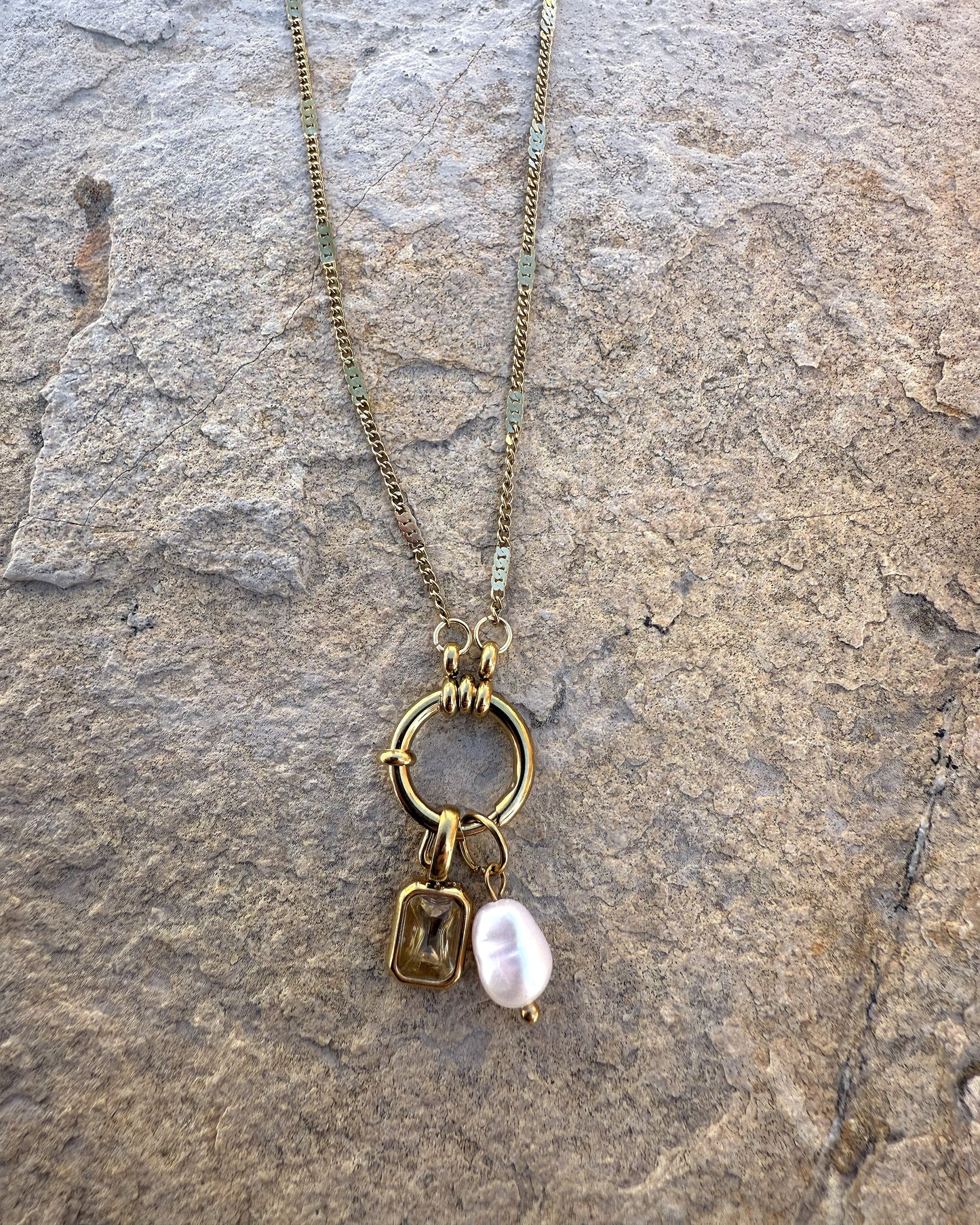 Cadena FLAT CURB con arito para charms