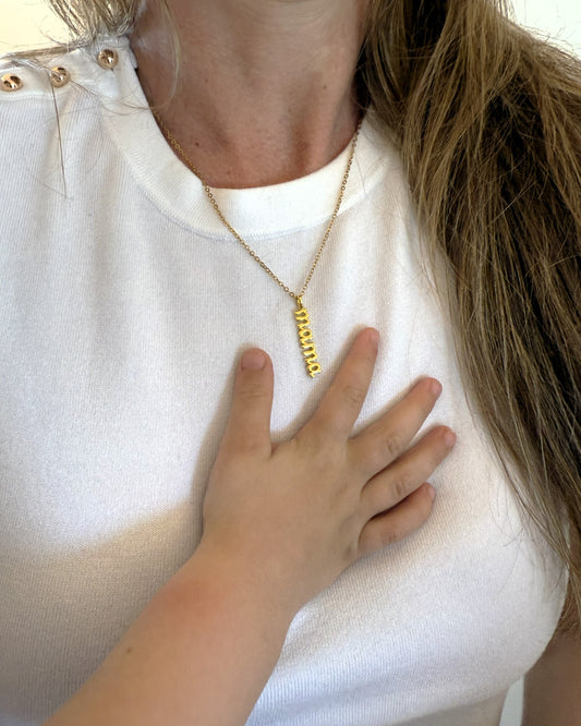 Cadena con charm MAMÁ