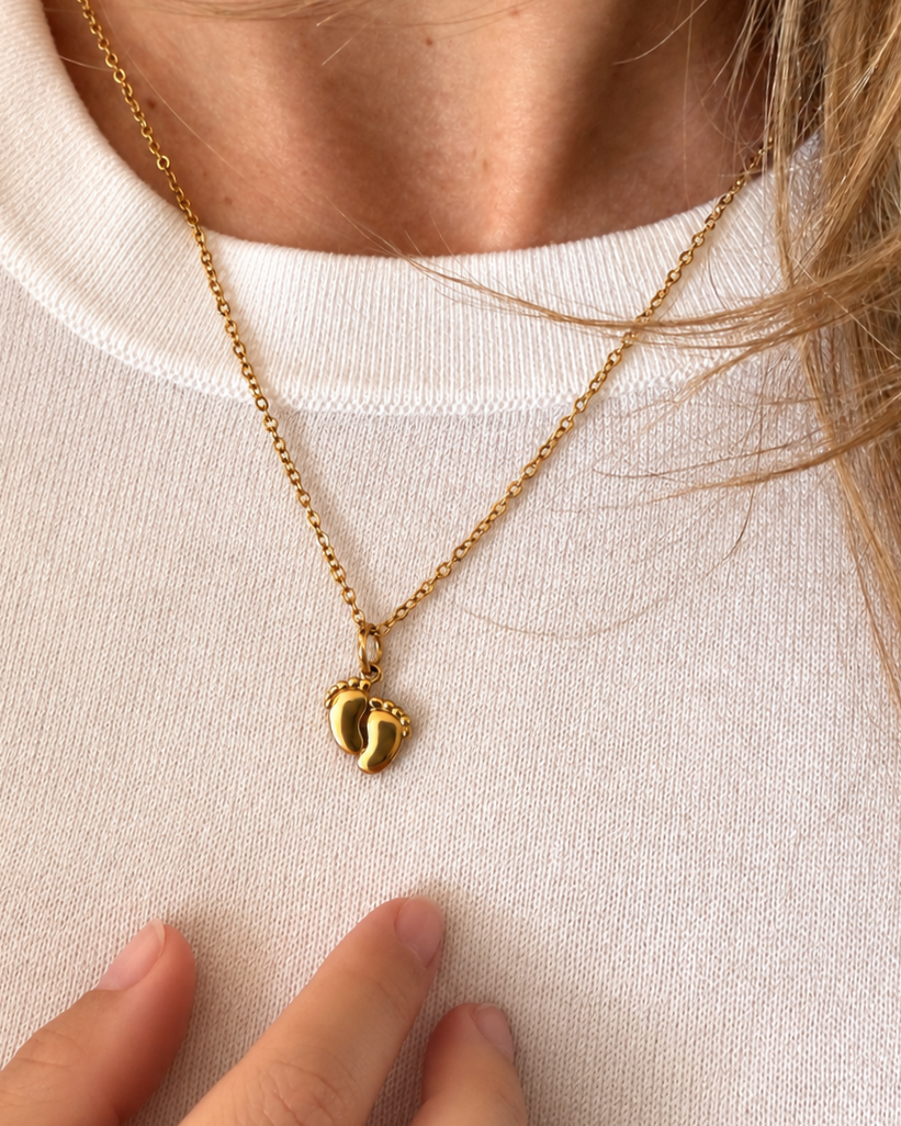 Chain with BABY FEET charm